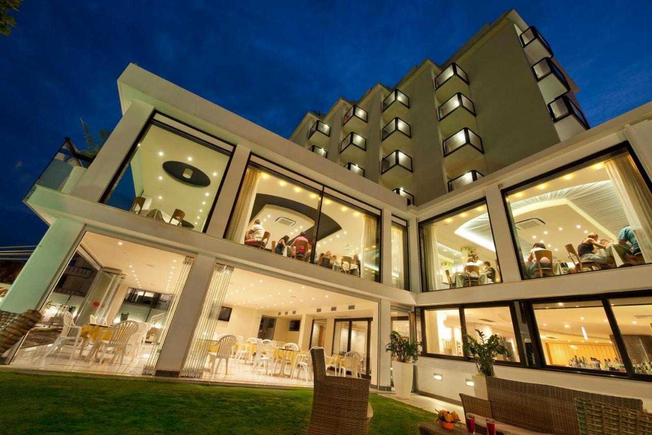 Hotel 2000 Riccione Exterior photo