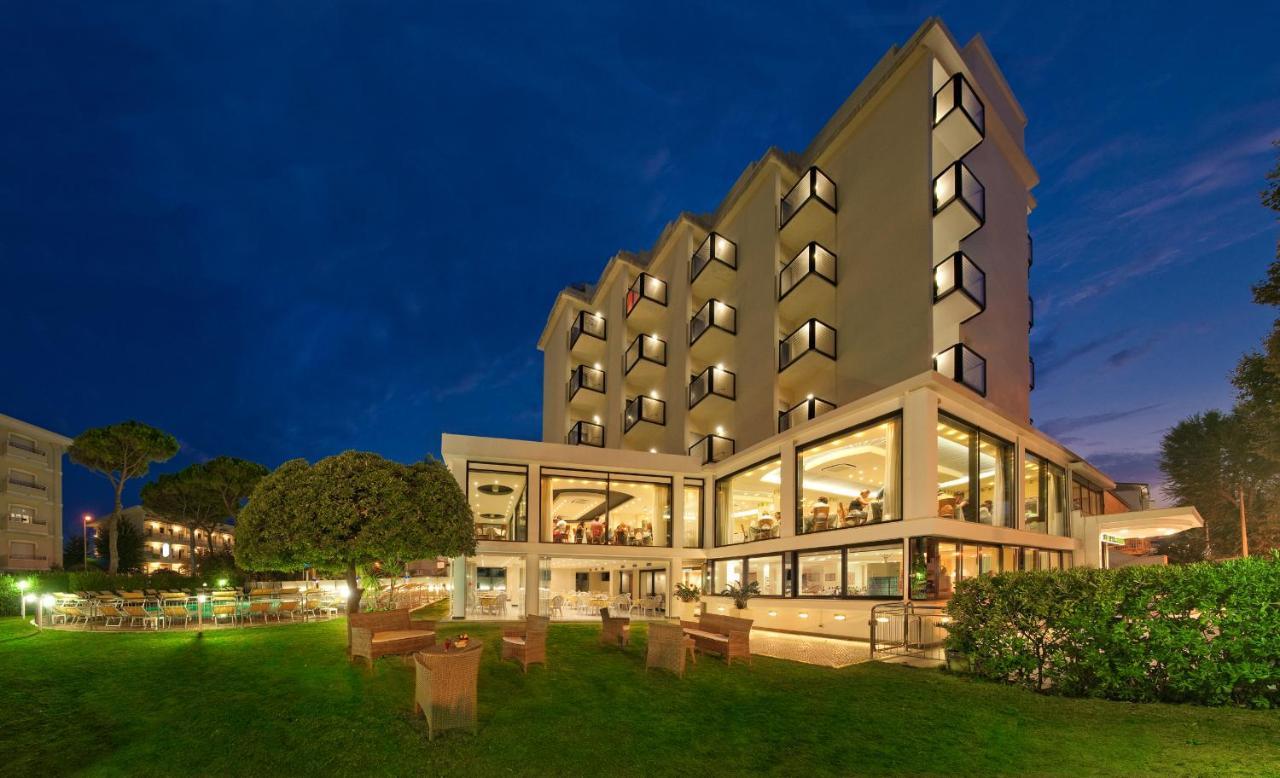 Hotel 2000 Riccione Exterior photo