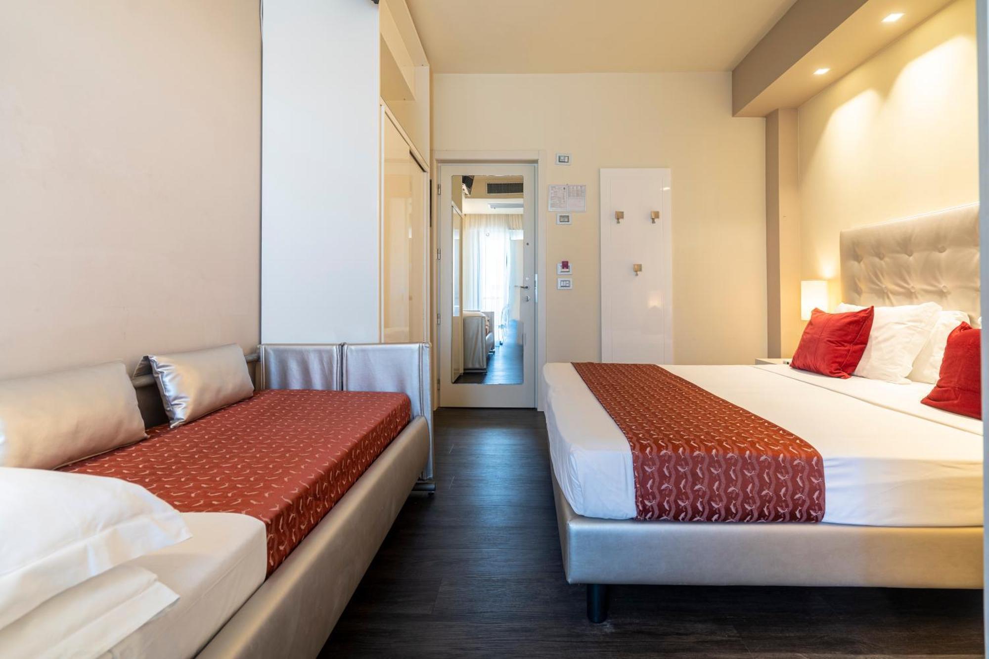 Hotel 2000 Riccione Exterior photo