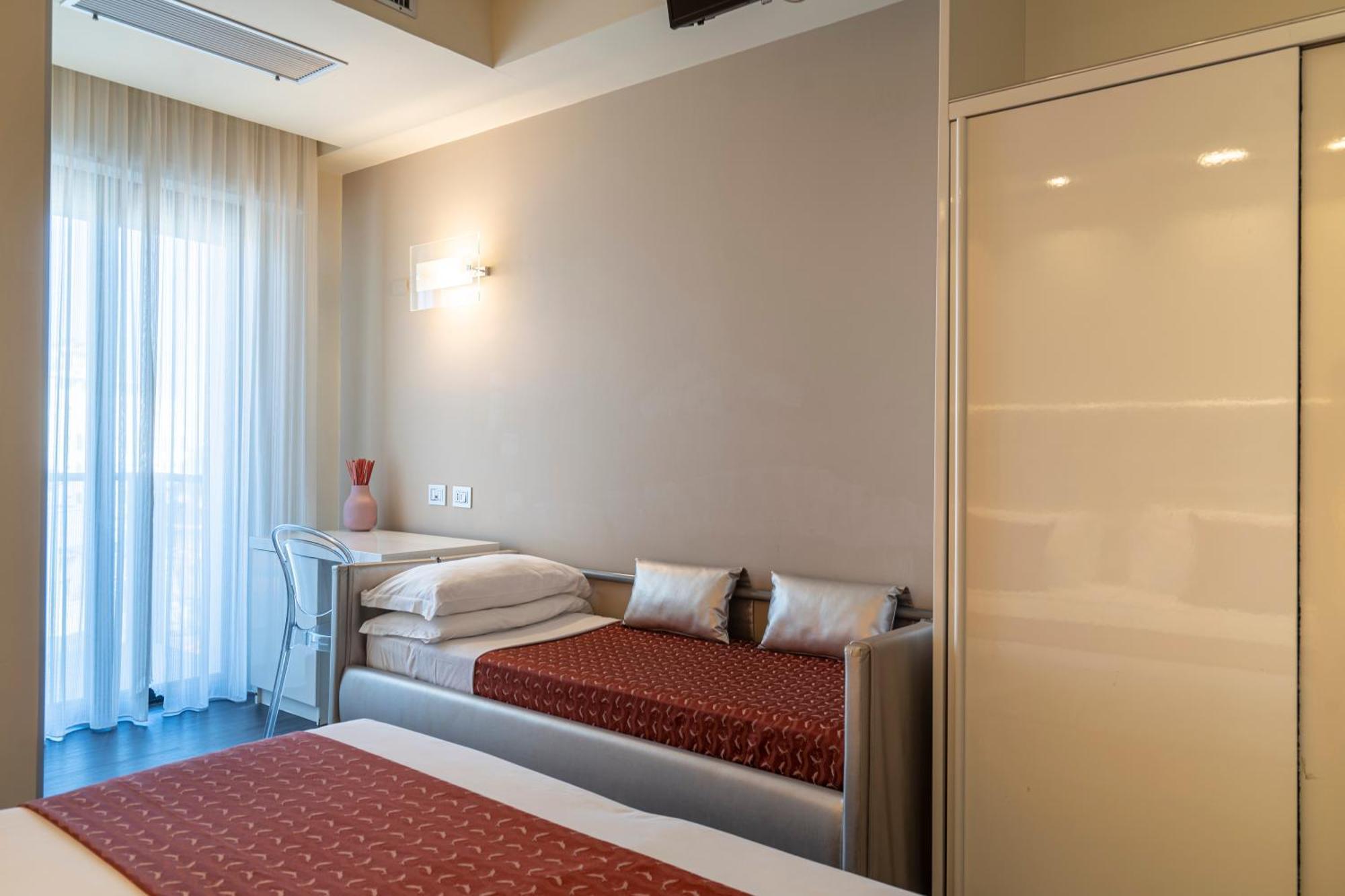 Hotel 2000 Riccione Exterior photo